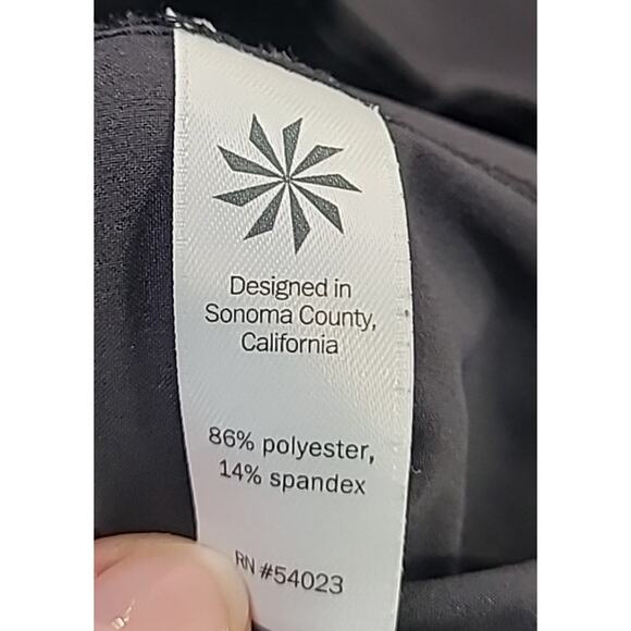 Athleta Chelsea Cargo Pants – Black Women’s 2 – Travel Work Weekend Hiking - Picture 10 of 11